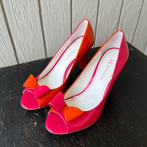 Anne Klein Foxie Pink Orange Patent Bow Heels SZ 7 Peep Toe Pumps - Picture 1 of 12